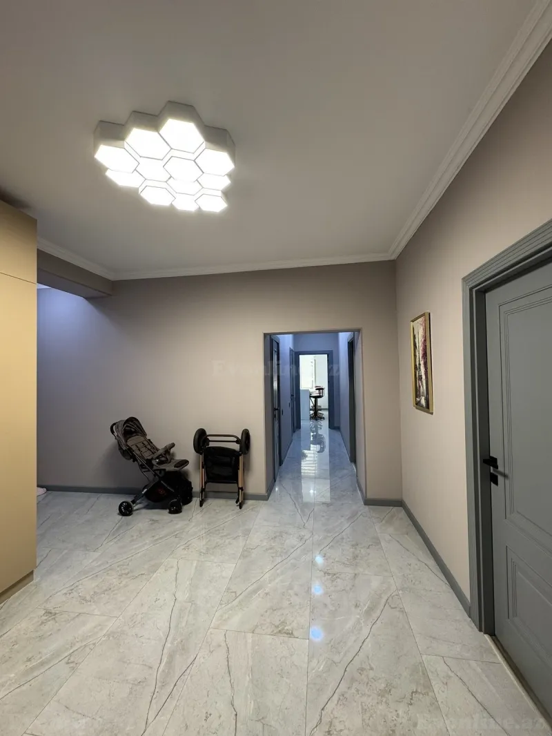 Satılır 3 otaqlı Mənzil Yeni tikili 140 m² İnşaatçılar m. - şəkil 18