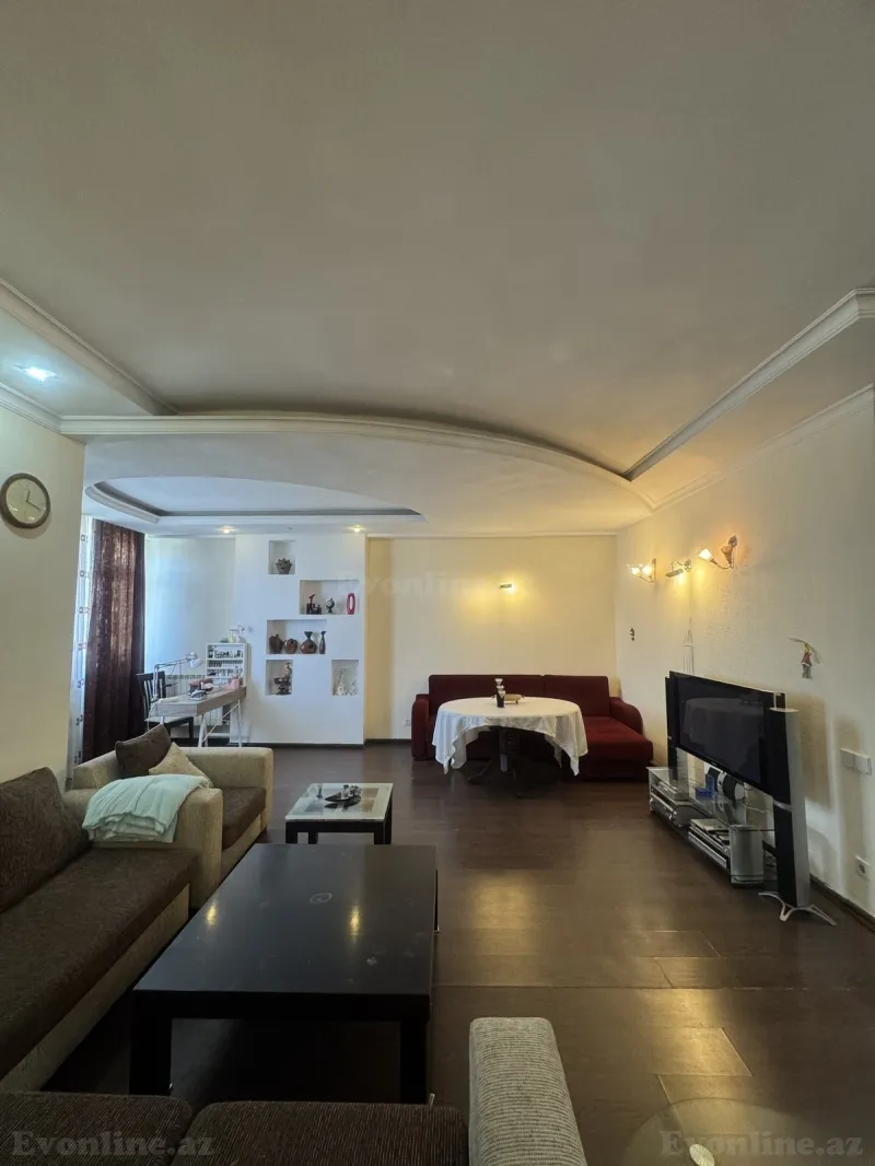 Satılır 4 otaqlı Mənzil Yeni tikili 198 m² İnşaatçılar m. - şəkil 3