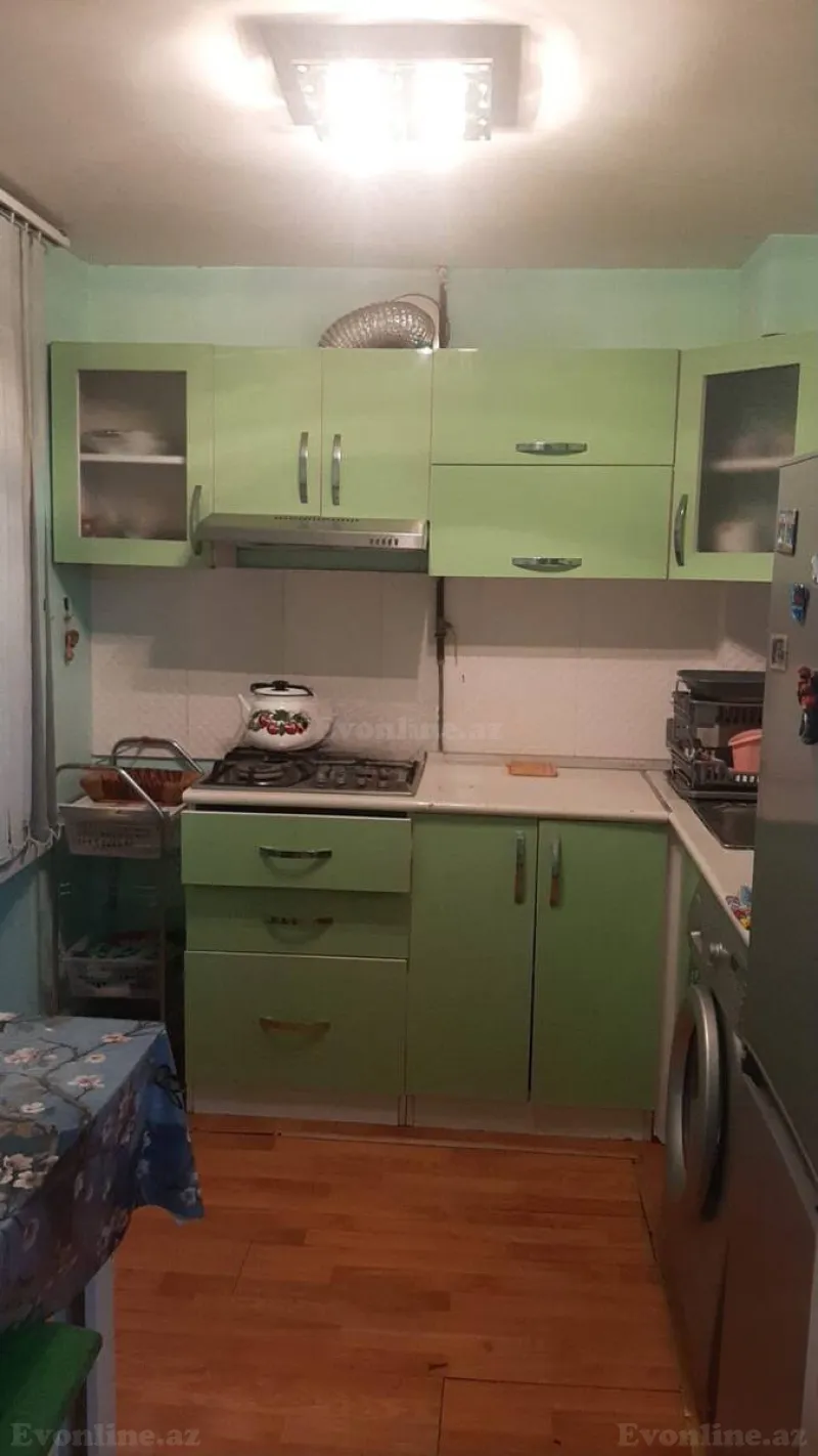 Kirayə verilir 2 otaqlı Mənzil Köhnə tikili 56 m² Elmlər Akademiyası m.