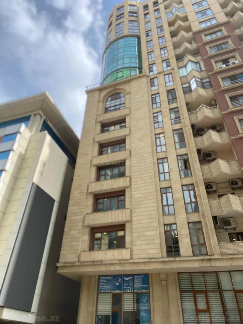 Satılır 4 otaqlı Mənzil Yeni tikili 300 m² 28 May m. - şəkil 2
