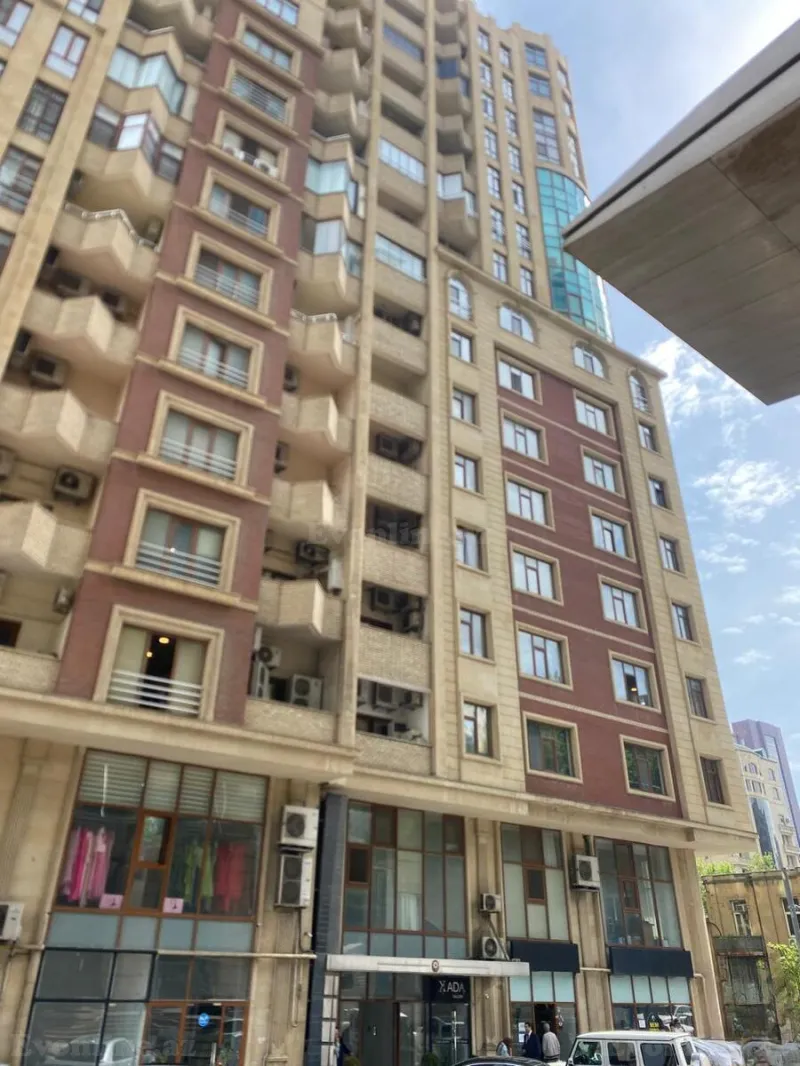 Satılır 4 otaqlı Mənzil Yeni tikili 300 m² 28 May m. - şəkil 3