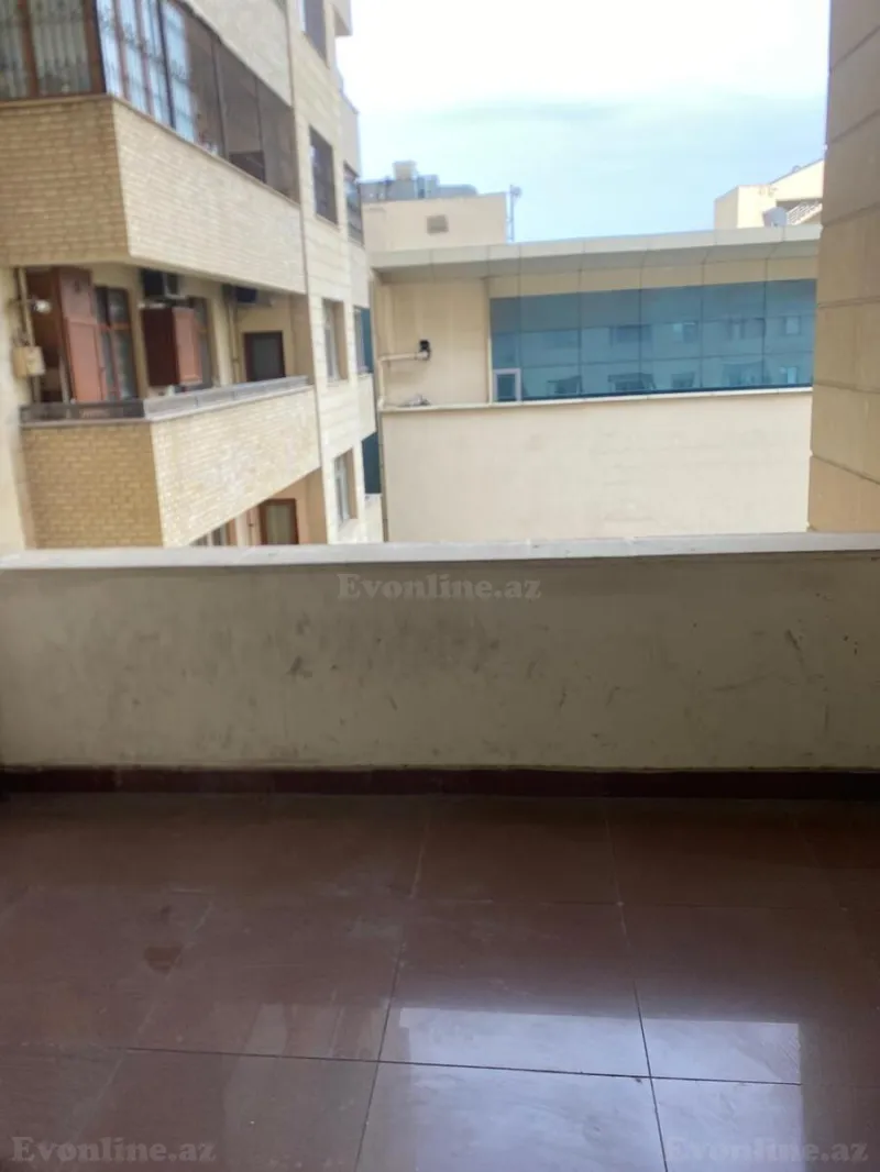 Satılır 4 otaqlı Mənzil Yeni tikili 300 m² 28 May m. - şəkil 17