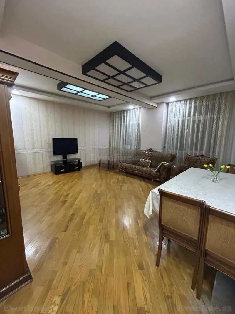 3 otaqlı Mənzil 123 m² Xətai r. Satılır