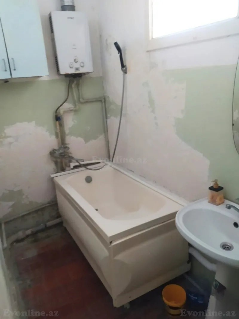 Kirayə verilir 2 otaqlı Mənzil Köhnə tikili 65 m² Qara Qarayev m. - şəkil 9