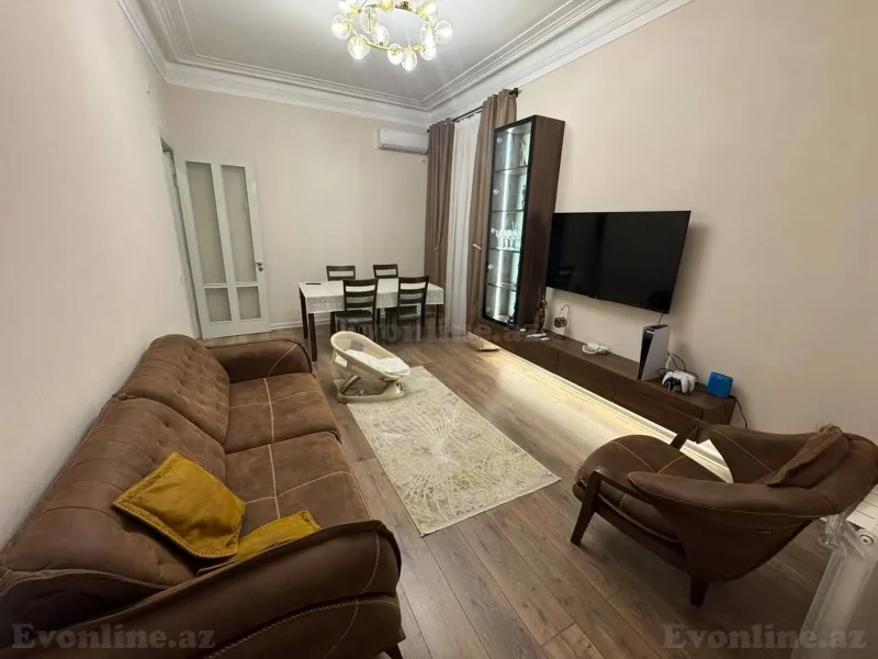 Satılır 2 otaqlı Mənzil Köhnə tikili 70 m² Nizami m. - şəkil 2