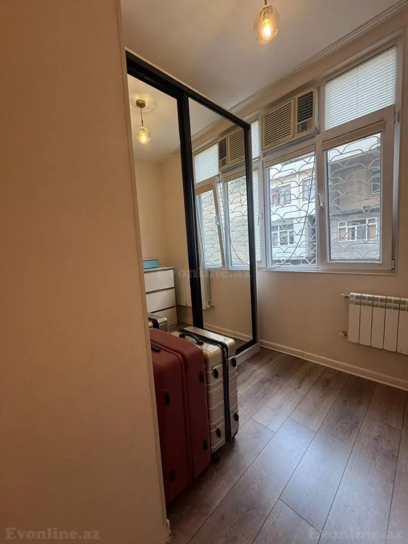 Satılır 2 otaqlı Mənzil Köhnə tikili 70 m² Nizami m. - şəkil 3