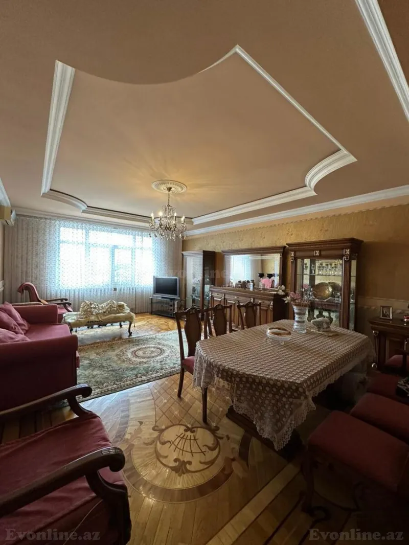 4 otaqlı Mənzil 180 m² Gənclik m. Satılır