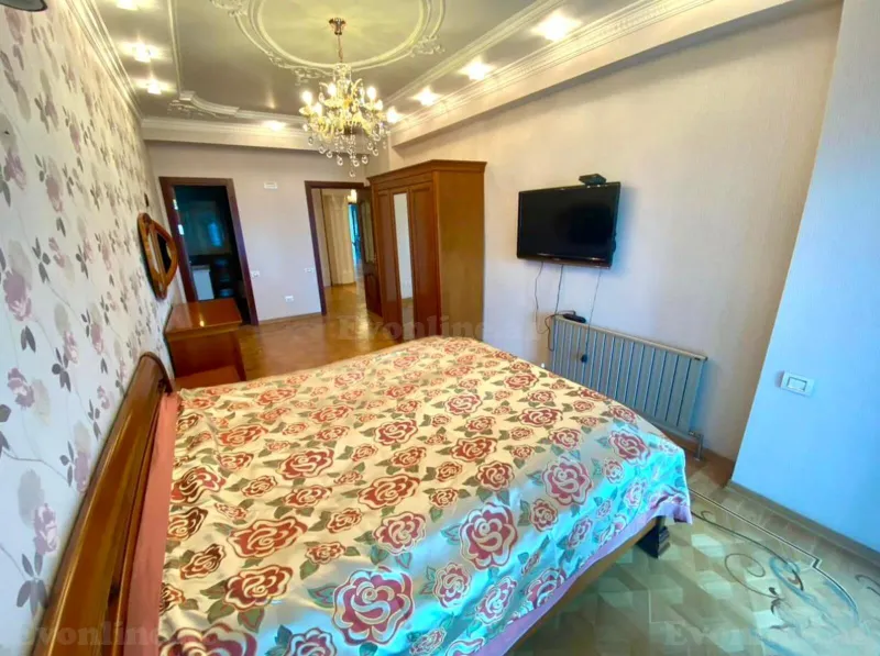 Kirayə verilir 3 otaqlı Mənzil Yeni tikili 250 m² Xətai r. - şəkil 6