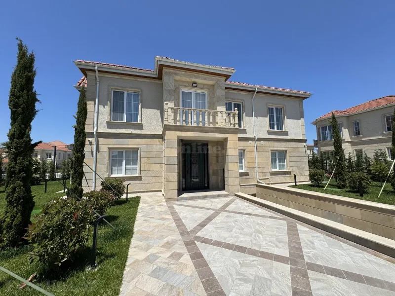 6 otaqlı Həyət evi 360 m² Sea Breeze Satılır