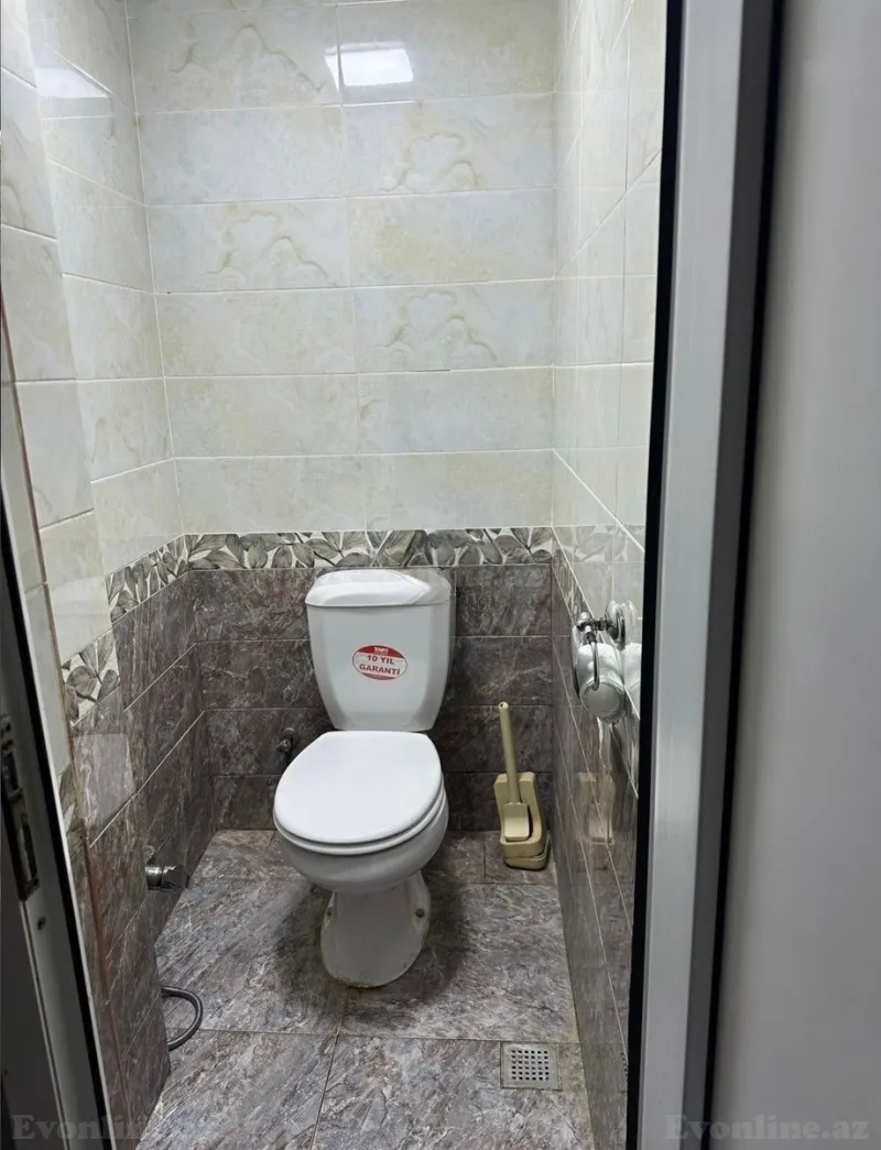 Satılır 4 otaqlı Mənzil Köhnə tikili 90 m² Xalqlar Dostluğu m. - şəkil 5