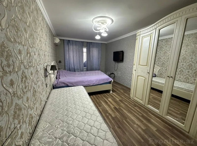 Satılır 4 otaqlı Mənzil Köhnə tikili 90 m² Xalqlar Dostluğu m. - şəkil 7