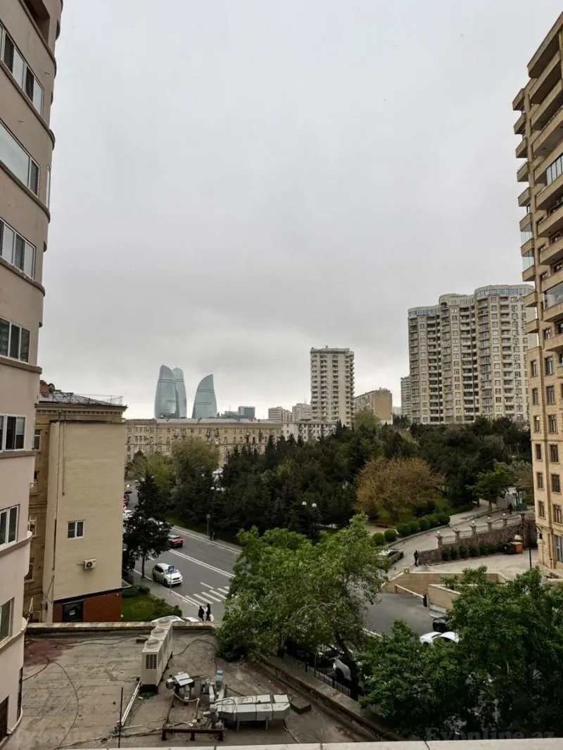 Kirayə verilir 3 otaqlı Mənzil Yeni tikili 120 m² Elmlər Akademiyası m.