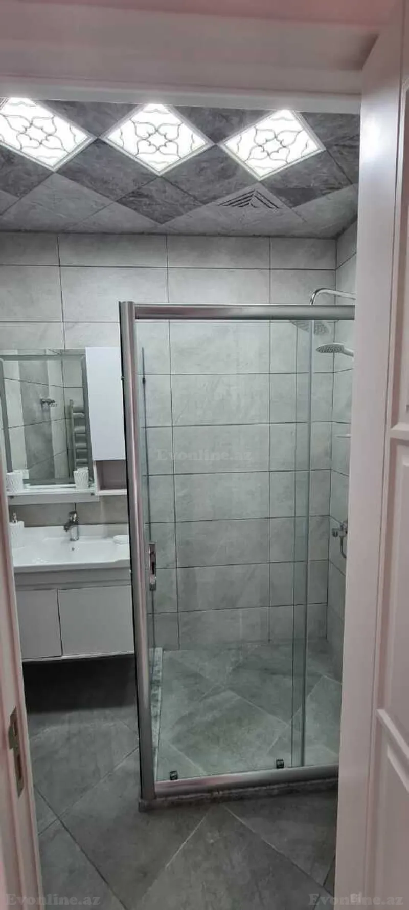Kirayə verilir 3 otaqlı Mənzil Yeni tikili 110 m² İnşaatçılar m. - şəkil 12