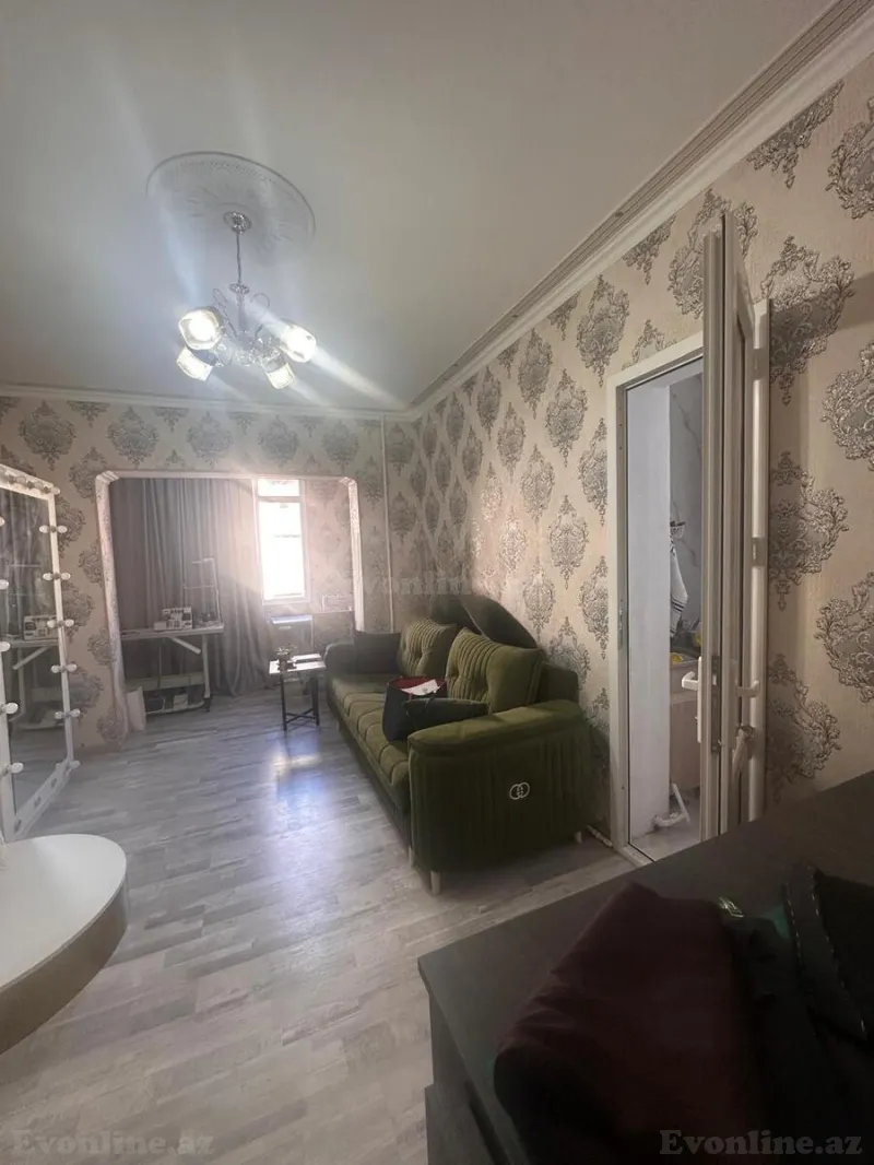Satılır 2 otaqlı Mənzil Köhnə tikili 45 m² Binəqədi r. - şəkil 2