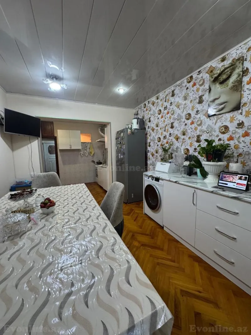 Satılır 2 otaqlı Mənzil Köhnə tikili 70 m² İnşaatçılar m. - şəkil 6