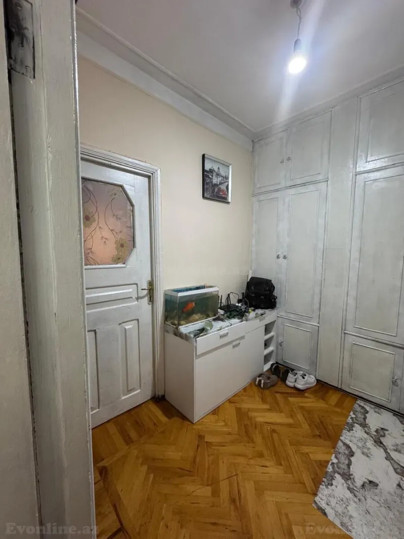 Satılır 2 otaqlı Mənzil Köhnə tikili 70 m² İnşaatçılar m. - şəkil 9