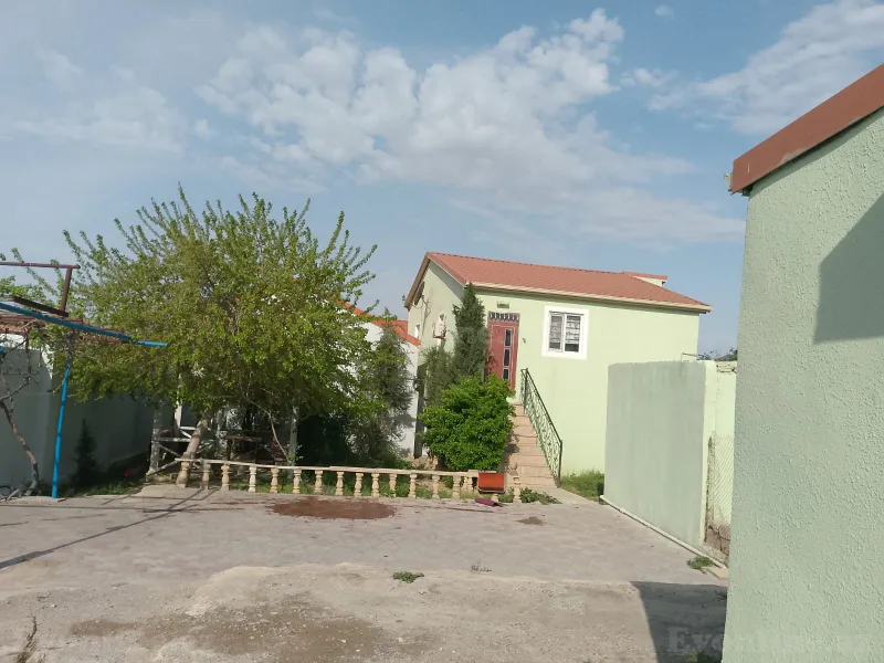 3 otaqlı Həyət evi 100 m² Ramana Satılır