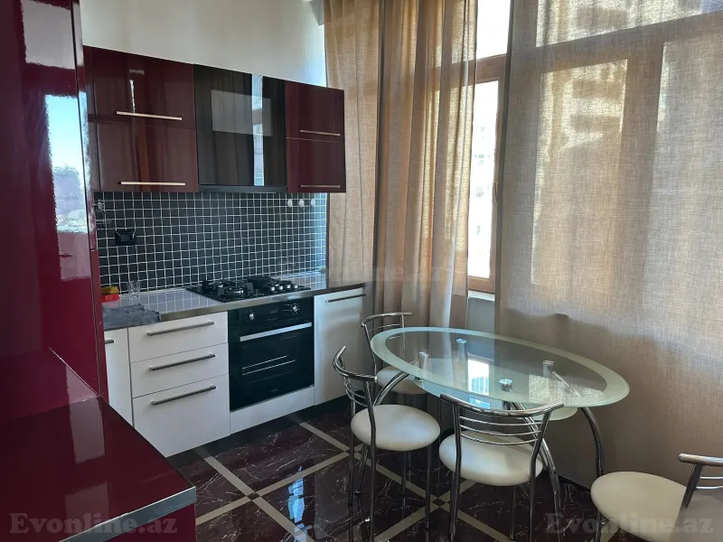 Satılır 3 otaqlı Mənzil Yeni tikili 120 m² 28 May m.