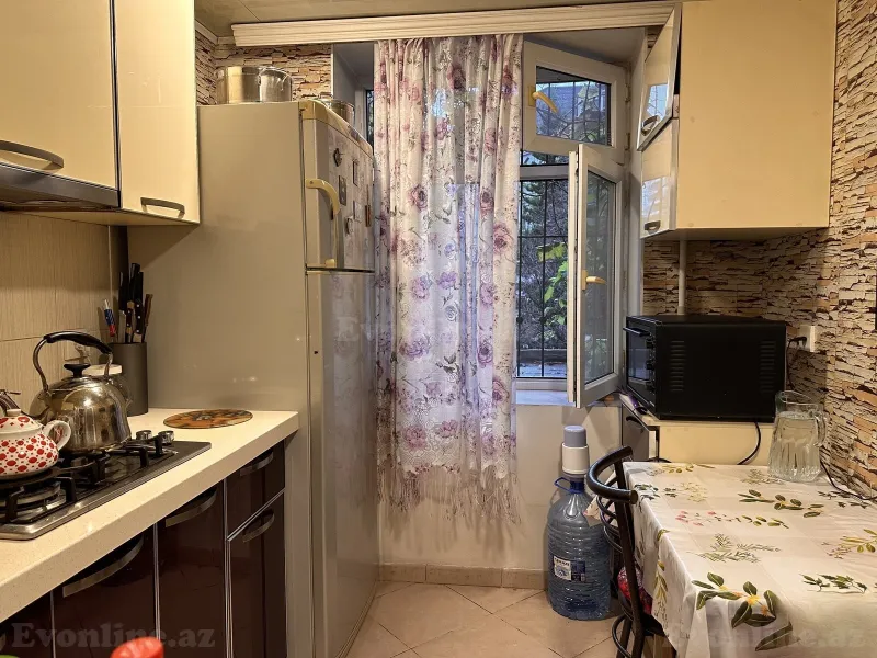 Satılır 3 otaqlı Mənzil Köhnə tikili 75 m² Nizami m. - şəkil 17