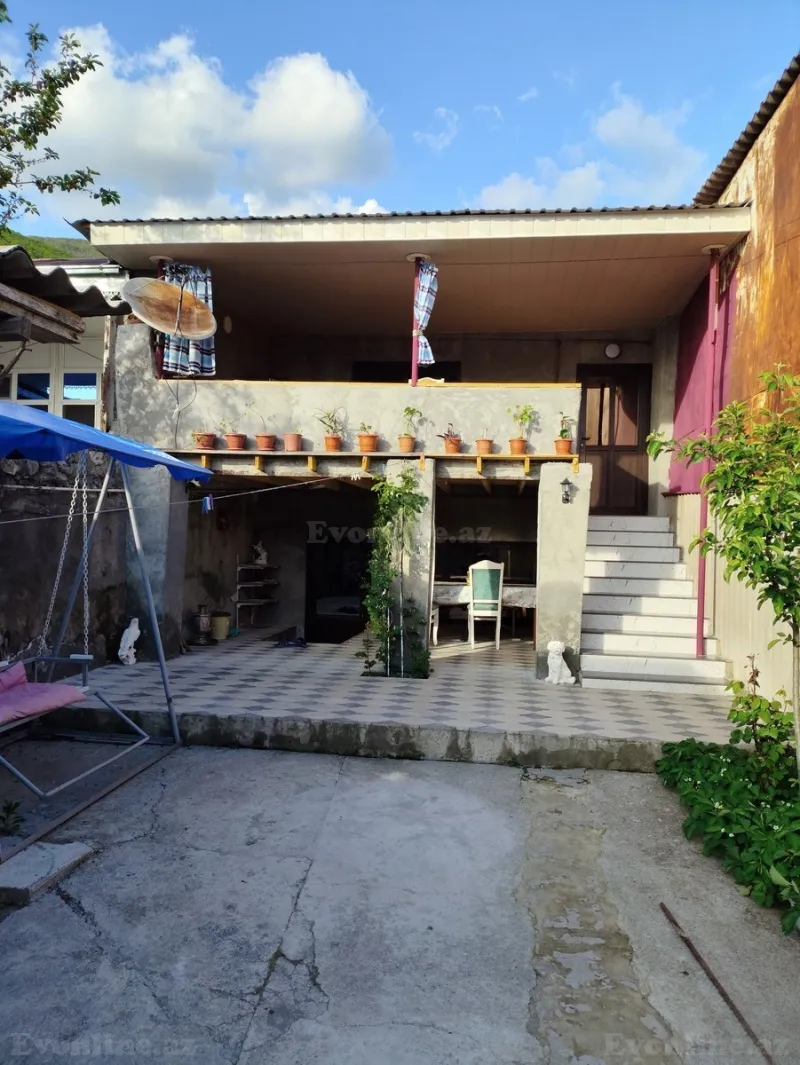 Kirayə verilir 2 otaqlı Həyət evi 50 m² Şəki