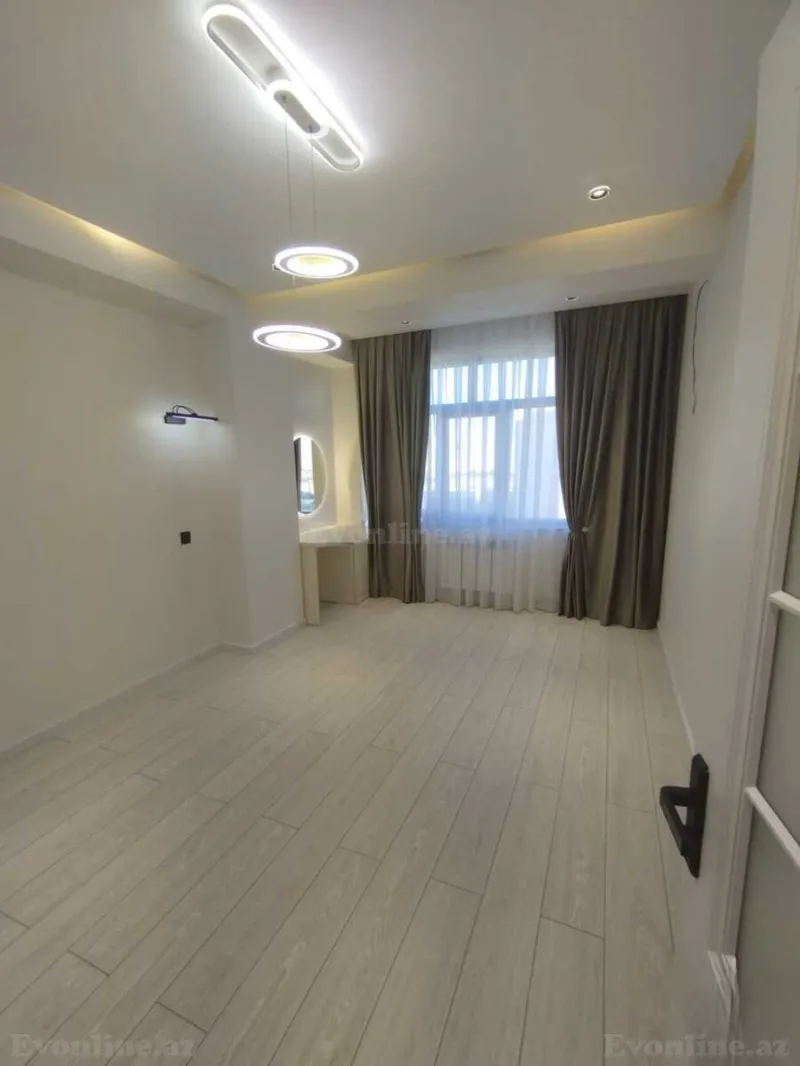 3 otaqlı Mənzil 82 m² Neftçilər m. Satılır