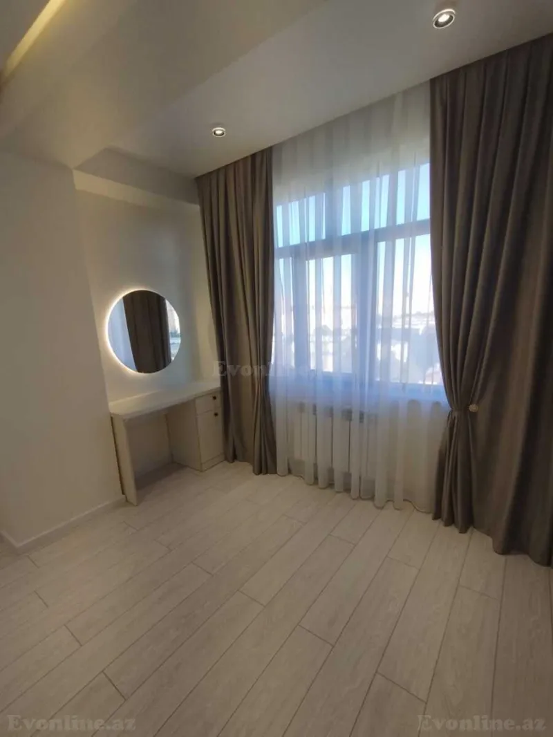 Satılır 3 otaqlı Mənzil Yeni tikili 82 m² Neftçilər m. - şəkil 2
