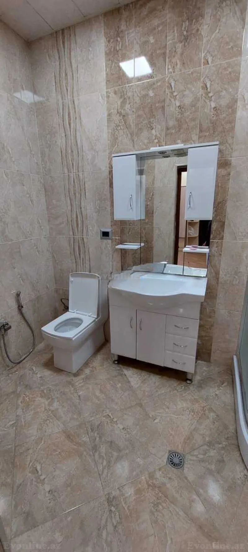 Kirayə verilir 3 otaqlı Mənzil Yeni tikili 130 m² Koroğlu m. - şəkil 10