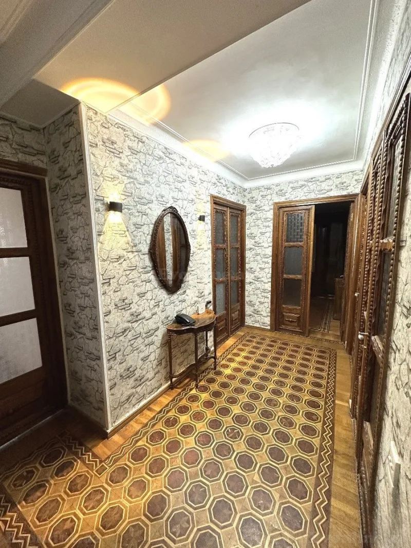 Kirayə verilir 3 otaqlı Mənzil Köhnə tikili 106 m² Səbail r. - şəkil 4