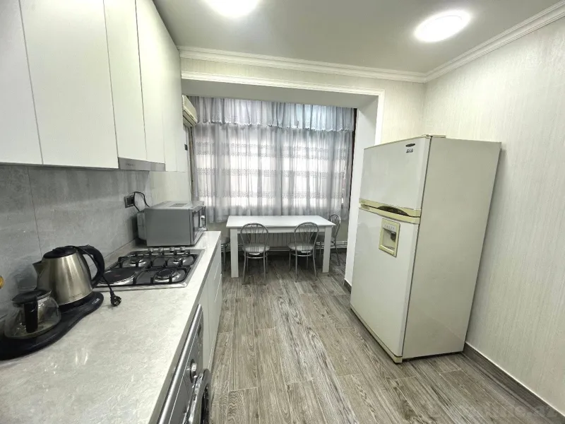 Kirayə verilir 3 otaqlı Mənzil Köhnə tikili 106 m² Səbail r. - şəkil 7