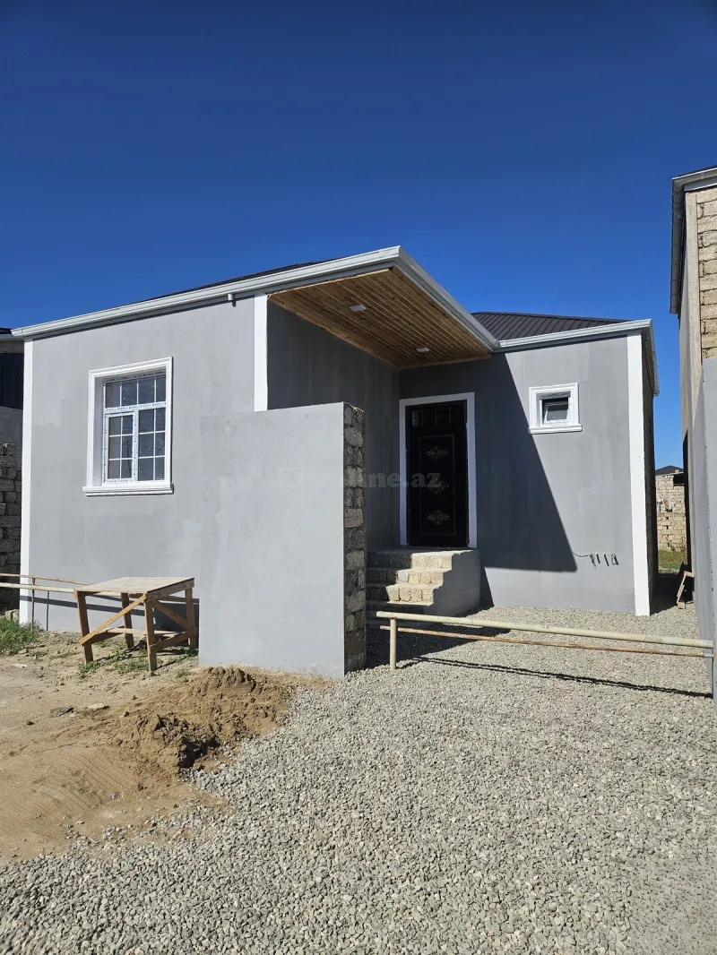 2 otaqlı Həyət evi 75 m² Binə Satılır