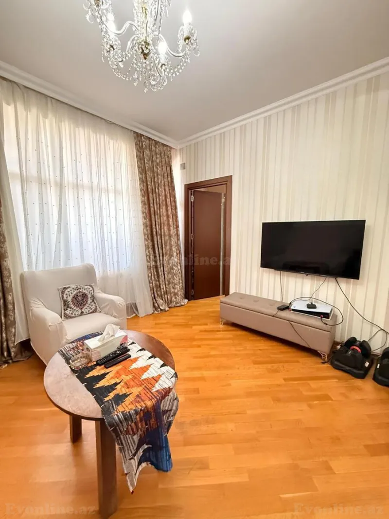 Satılır 4 otaqlı Mənzil Yeni tikili 165 m² 28 May m. - şəkil 4