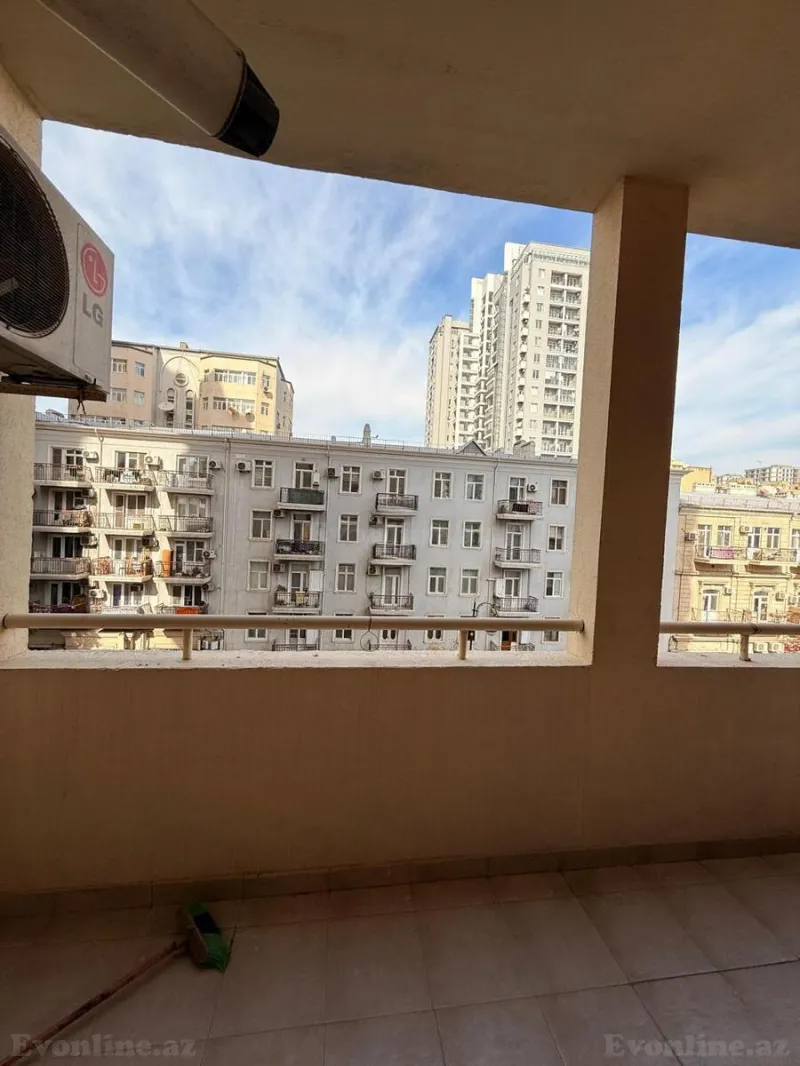 Satılır 4 otaqlı Mənzil Yeni tikili 165 m² 28 May m. - şəkil 14