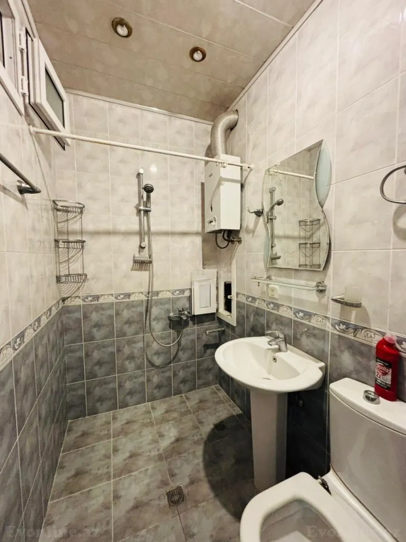 Satılır 2 otaqlı Mənzil Köhnə tikili 47 m² Bakıxanov - şəkil 7