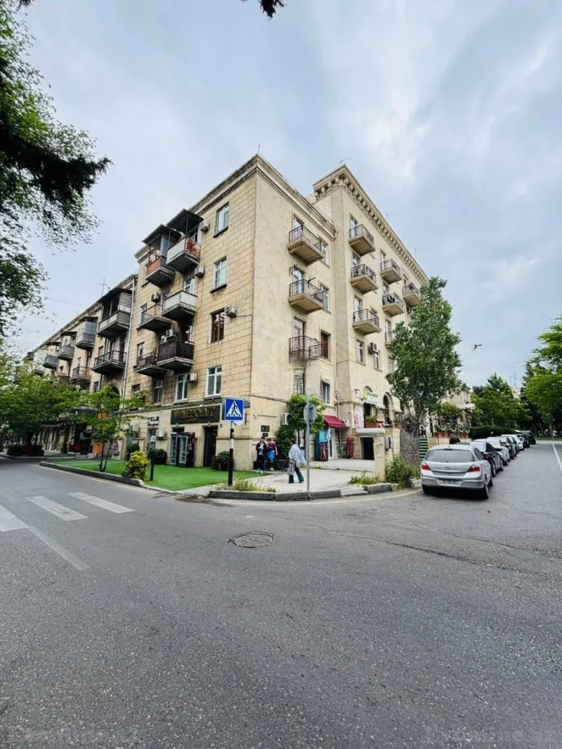 Satılır 2 otaqlı Mənzil Köhnə tikili 47 m² Bakıxanov - şəkil 12