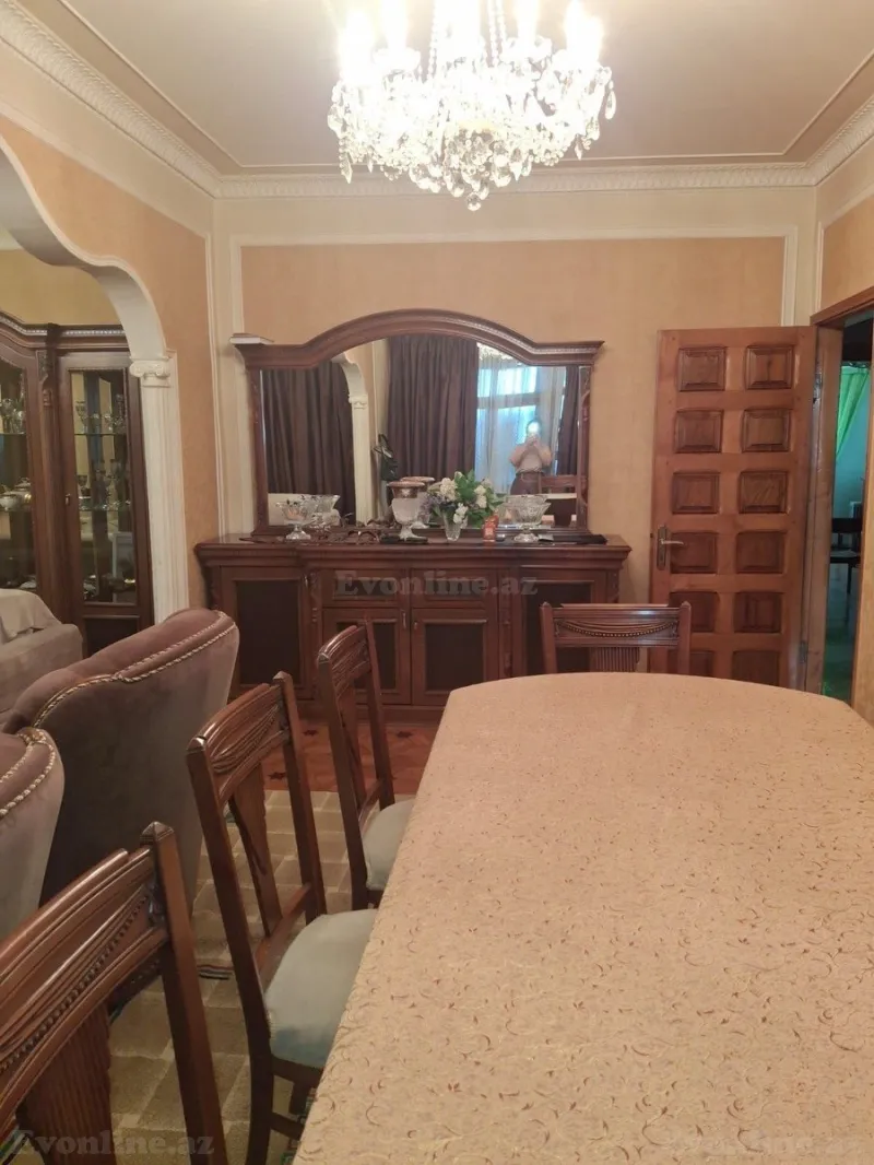 Satılır 5 otaqlı Mənzil Köhnə tikili 144 m² Xalqlar Dostluğu m. - şəkil 2