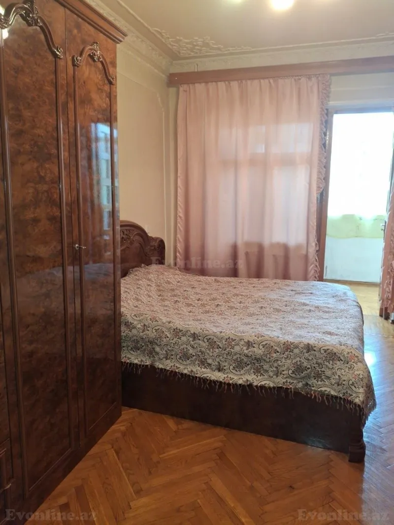 Satılır 5 otaqlı Mənzil Köhnə tikili 144 m² Xalqlar Dostluğu m. - şəkil 4