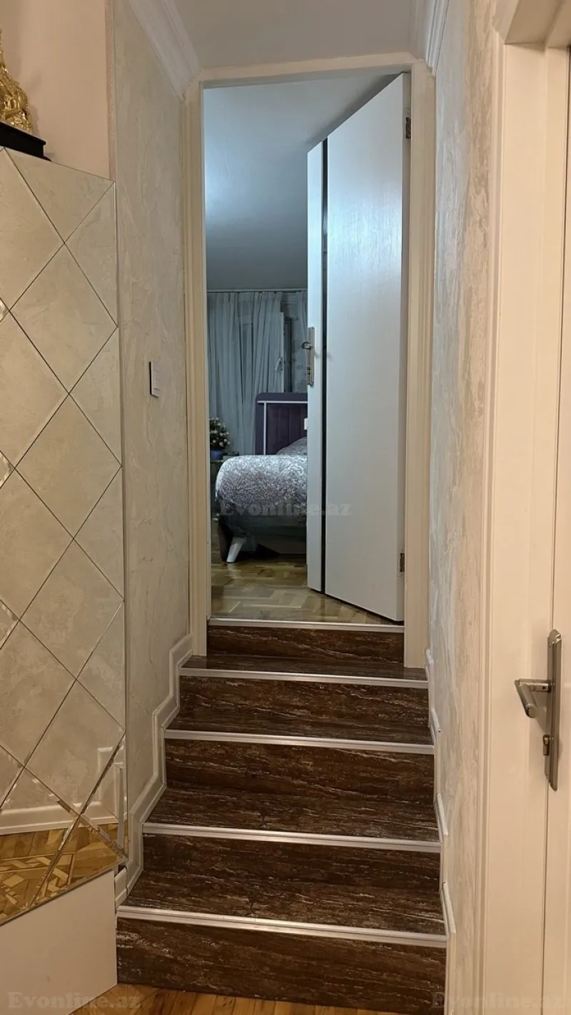 Satılır 3 otaqlı Mənzil Köhnə tikili 70 m² 8-ci mikrorayon - şəkil 3