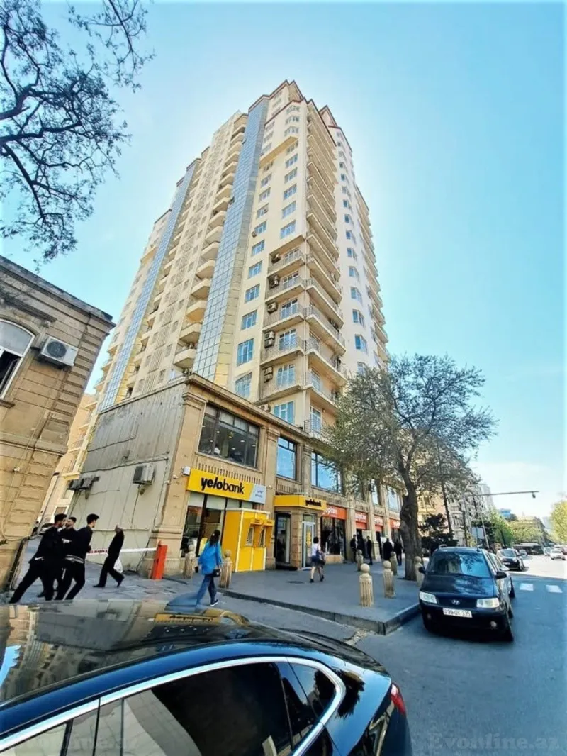 Kirayə verilir 4 otaqlı Mənzil Yeni tikili 220 m² 28 May m.