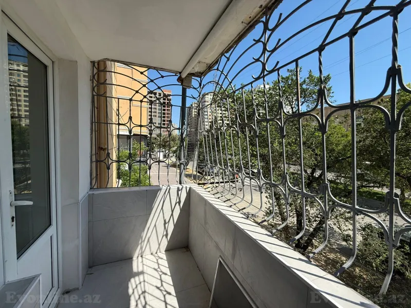 Satılır 2 otaqlı Mənzil Köhnə tikili 55 m² Qara Qarayev m. - şəkil 2