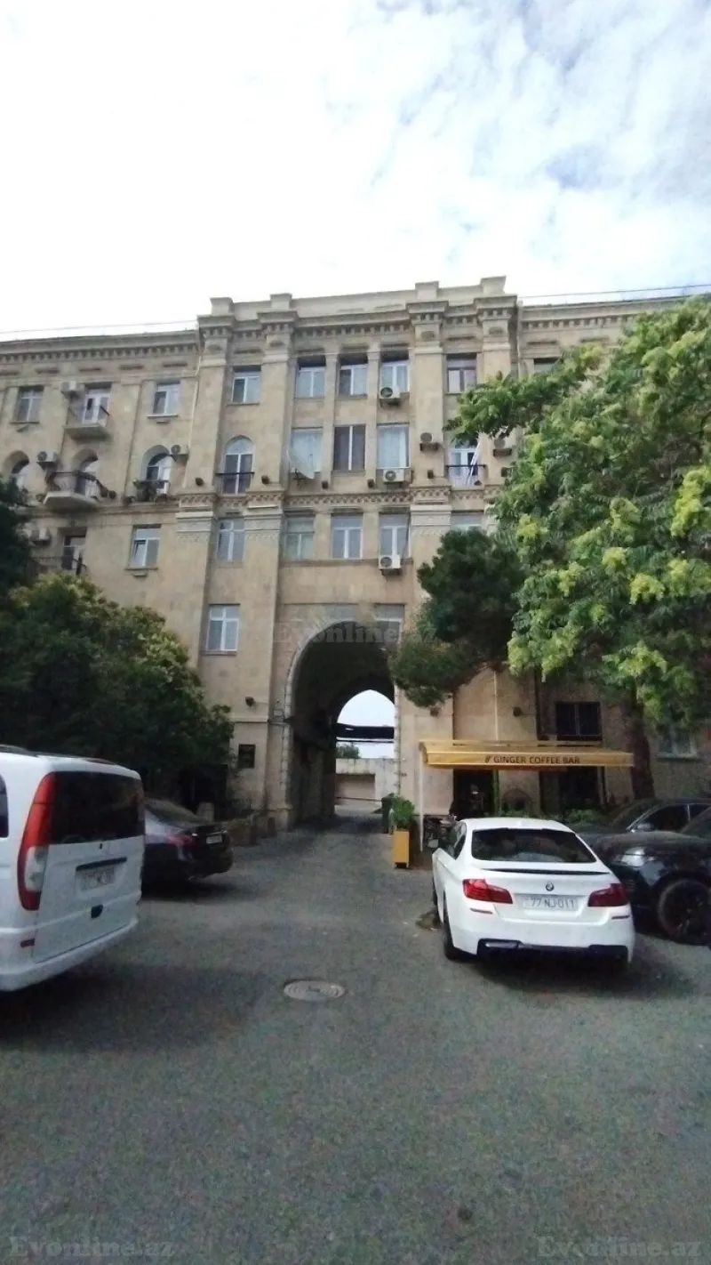 Satılır 3 otaqlı Mənzil Köhnə tikili 75 m² Elmlər Akademiyası m. - şəkil 3