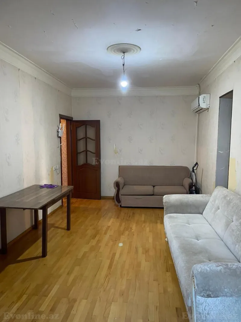 1 otaqlı Mənzil 42 m² 8-ci mikrorayon Satılır