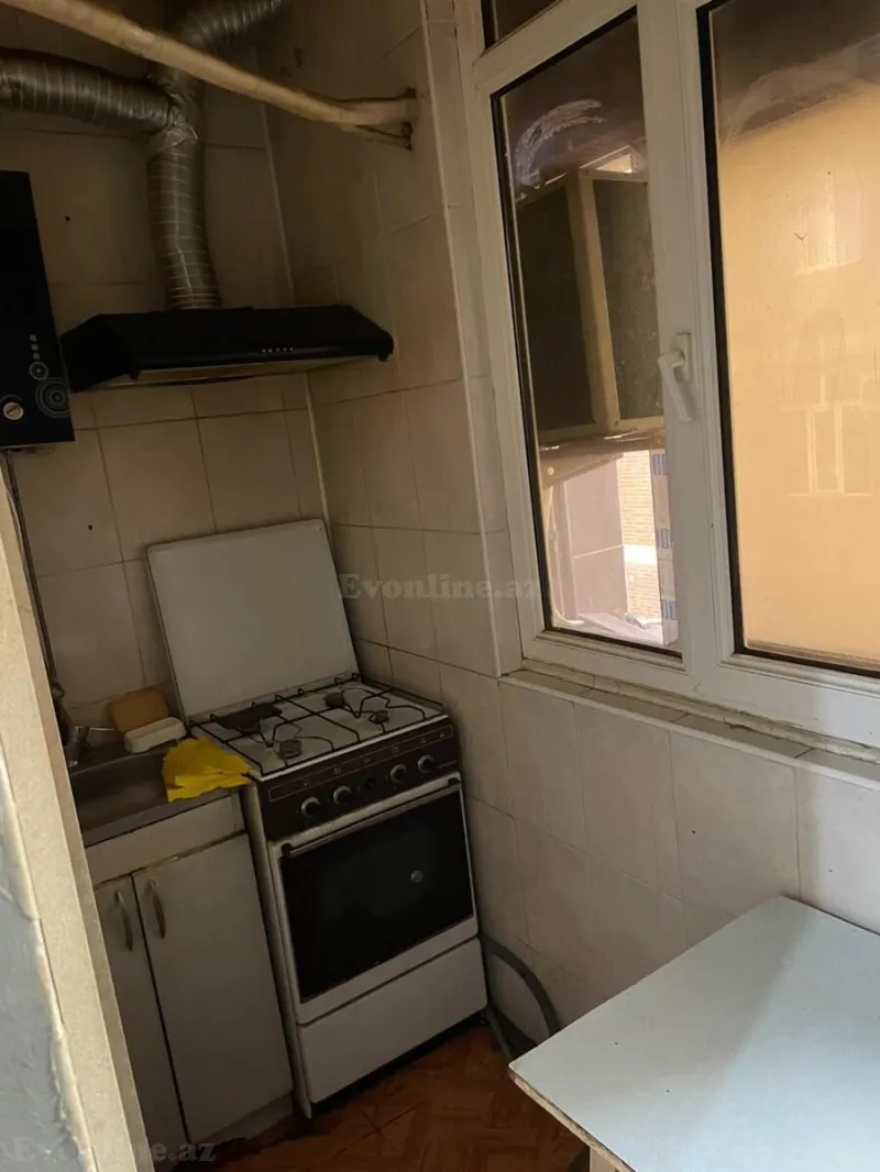 Satılır 1 otaqlı Mənzil Köhnə tikili 42 m² 8-ci mikrorayon - şəkil 2