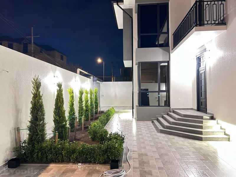 5 otaqlı Həyət evi 210 m² Badamdar Satılır