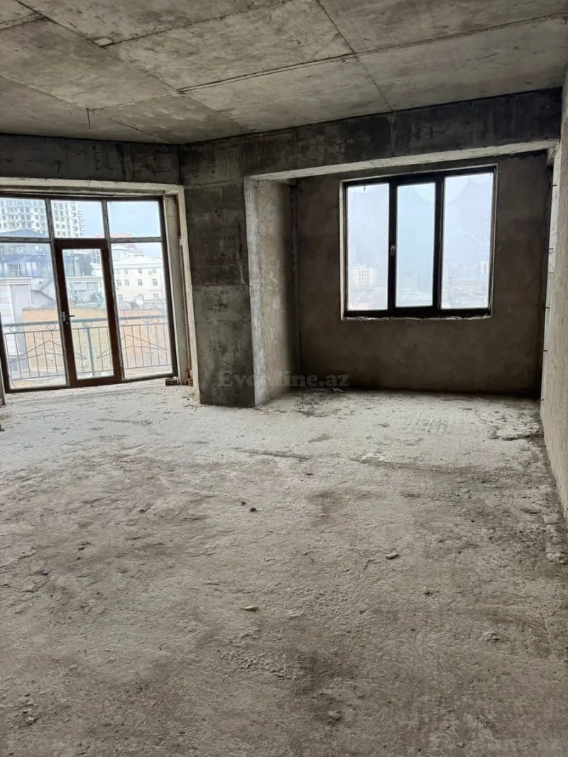 Satılır 3 otaqlı Mənzil Yeni tikili 155 m² 28 May m. - şəkil 3