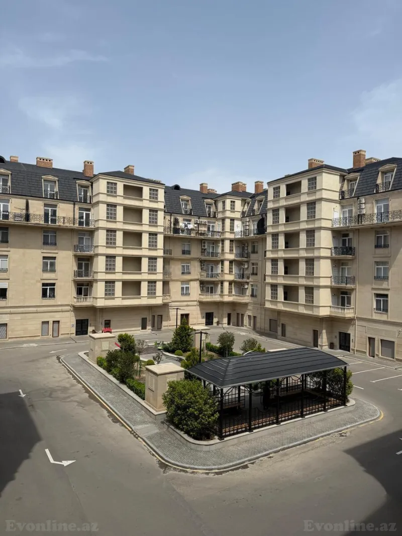 3 otaqlı Mənzil 130 m² Ağ şəhər Kirayə verilir