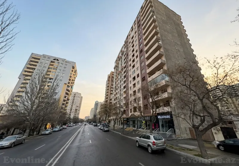 Satılır 3 otaqlı Mənzil Yeni tikili 150 m² Elmlər Akademiyası m.