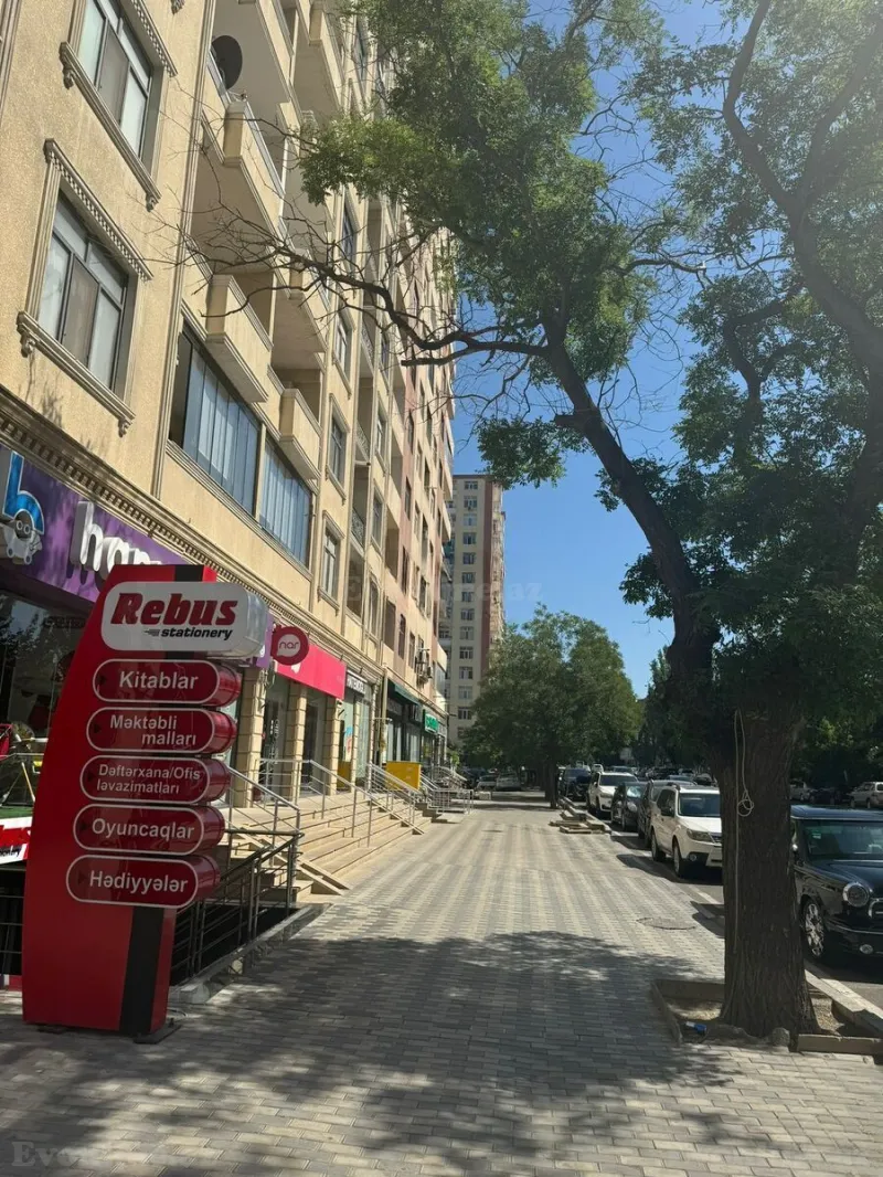 Satılır 3 otaqlı Mənzil Yeni tikili 150 m² Elmlər Akademiyası m. - şəkil 16