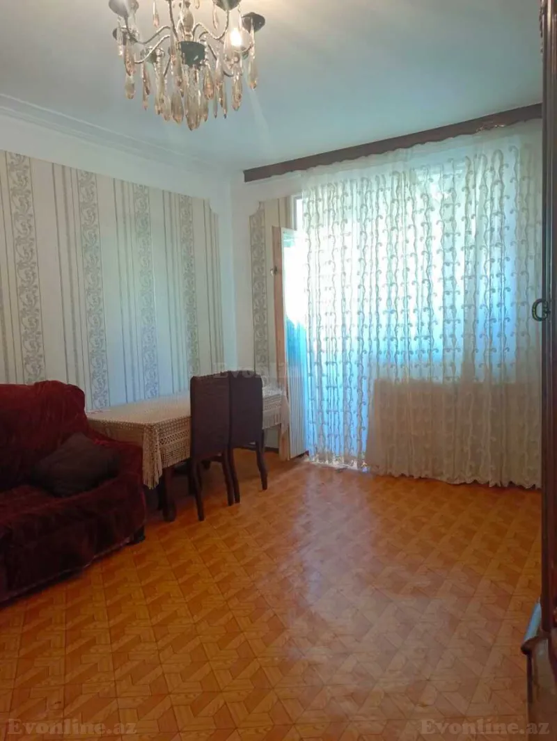 Satılır 4 otaqlı Mənzil Köhnə tikili 110 m² Badamdar