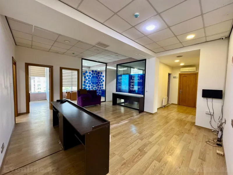 Kirayə verilir Ofis 200 m² Memar Əcəmi m.