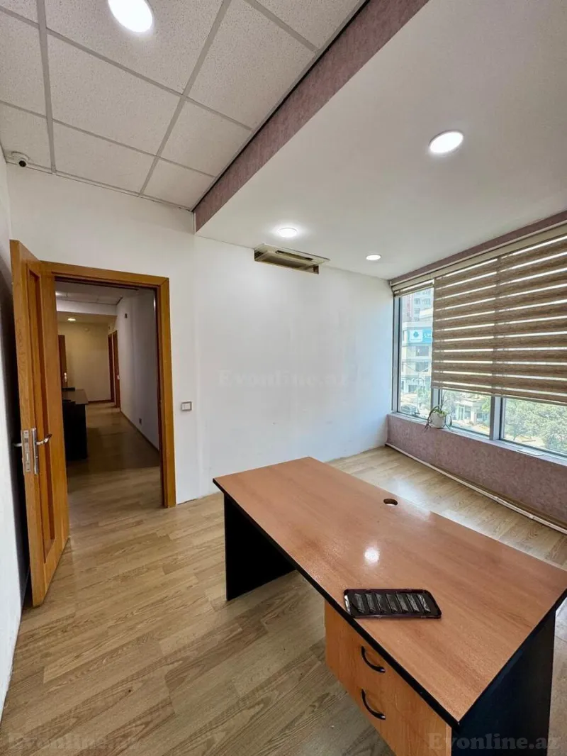 Kirayə verilir Ofis 200 m² Memar Əcəmi m. - şəkil 9